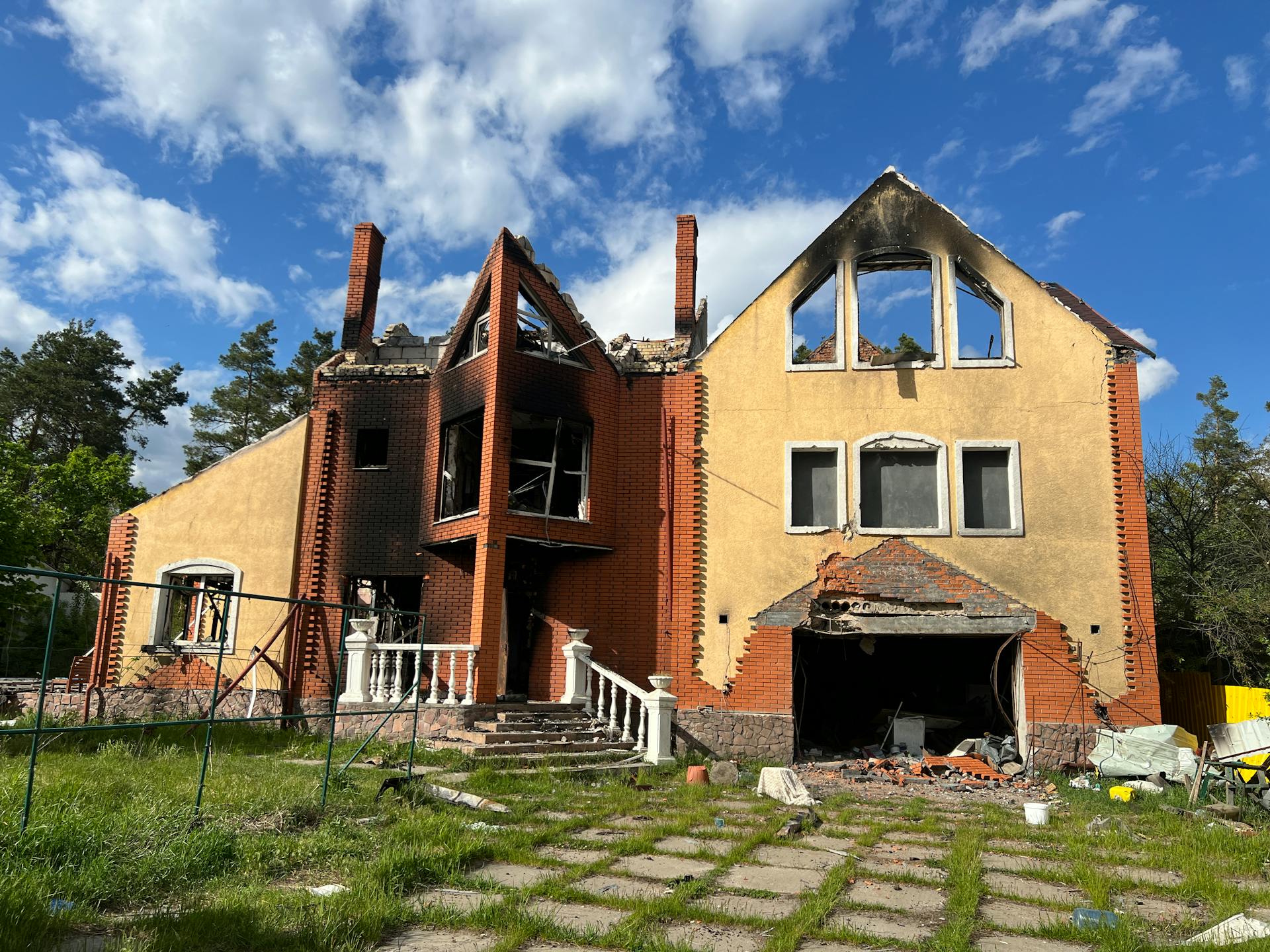abandoned-house-after-fire abandoned-house-after-fire